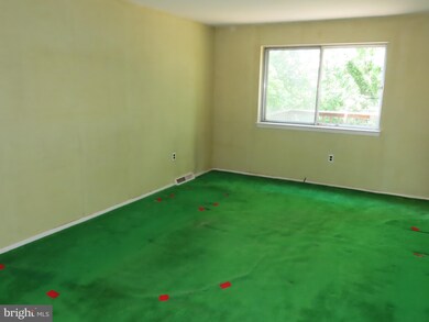 721 N Walnut Tree Ln, Claymont, DE 19703 - photo 4