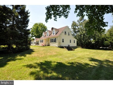 4209 Bridgeboro Rd unit 2, Moorestown, NJ 08057 - photo 2