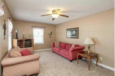 2803 49th St, Des Moines, IA 50310 - photo 2