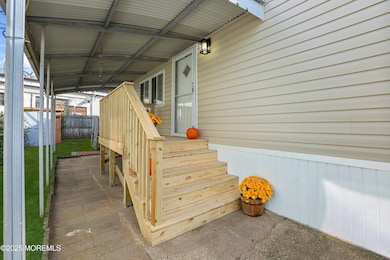 9 Avenue A, Keansburg, NJ 07734 - photo 2