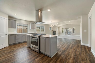 1076 NW Varnish Ln unit 28, Redmond, OR 97756 - photo 4