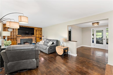 3 Cypress Dr, Carnegie, PA 15106 - photo 2