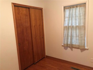 1106 N 5th Ave E, Newton, IA 50208 - photo 7