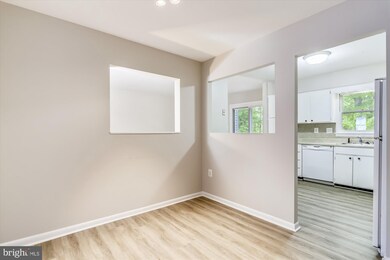 3042 Winter Pine Ct, Fairfax, VA 22031 - photo 7