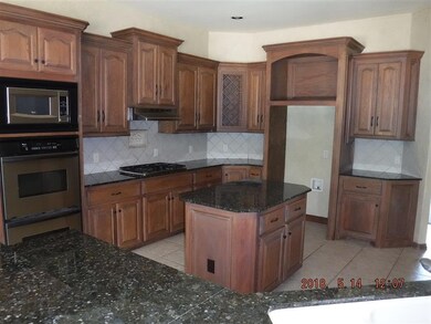 2100 Arbor Valley Dr, Edmond, OK 73025 - photo 6