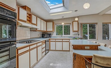 930 243rd St SW, Bothell, WA 98021 - photo 2