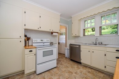 1334 Woodbine St SE Roanoke VA-large-009