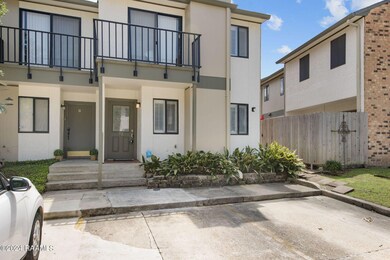 2-web-or-mls-3500 E Simcoe 72-2