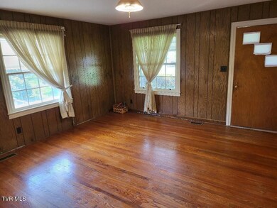 unaka living room