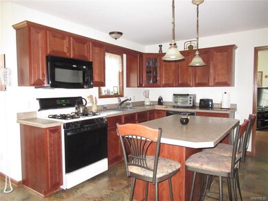 7357 Erica Ln, North Tonawanda, NY 14120 - photo 6