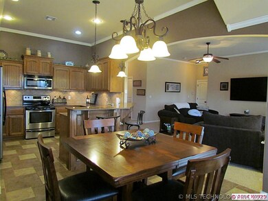 What a warm inviting space!