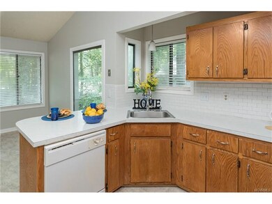 Kitchen, 10'x 9'8