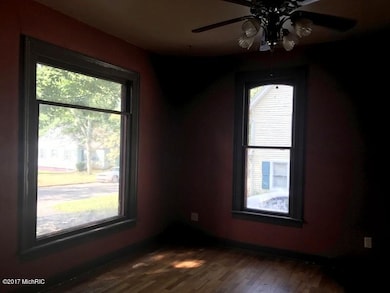 717 E Prospect St, Marshall, MI 49068 - photo 3
