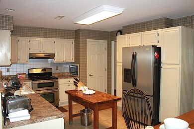 5 Griffin Dr 2570 Kitchen