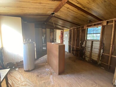 812 N West Avenue C, Carrabelle, FL 32322 - photo 5