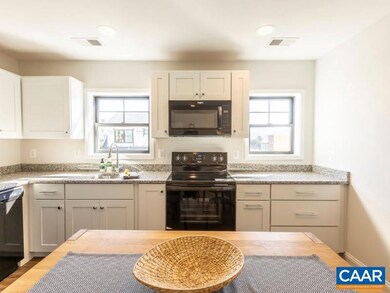 556 Lochlyn Hill Dr unit B, Charlottesville, VA 22901 - photo 2