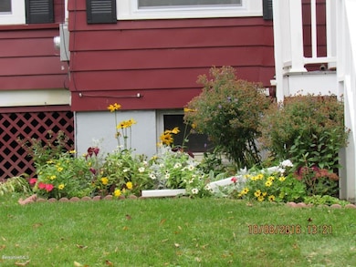 63 Essex St, Pittsfield, MA 01201 - photo 3