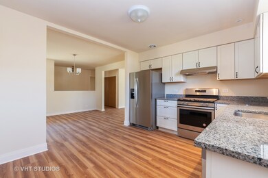 2309 Robincrest Ln, Glenview, IL 60025 - photo 2