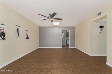 13808 N Garden Court Dr, Sun City, AZ 85351 - photo 4