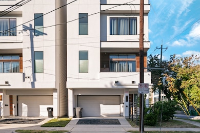 604 Oakley St, Houston, TX 77006 - photo 2