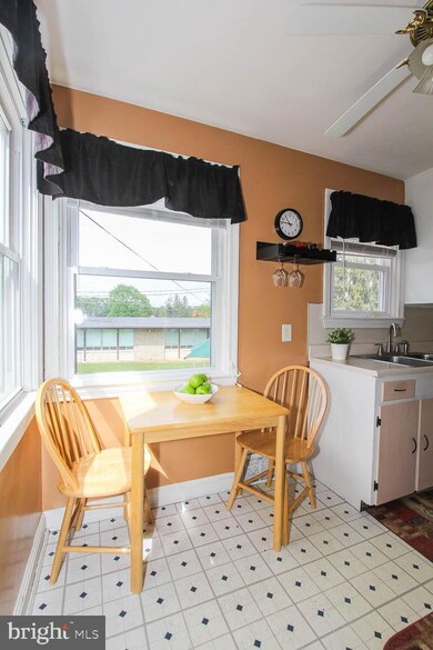 1036 Fairview Rd, Hagerstown, MD 21742 - photo 6