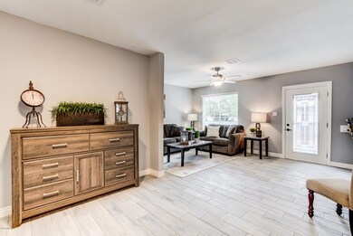 1614 W Earll Dr-7