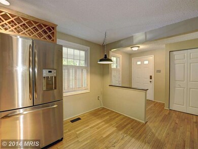 8651 Bent Arrow Ct, Springfield, VA 22153 - photo 4