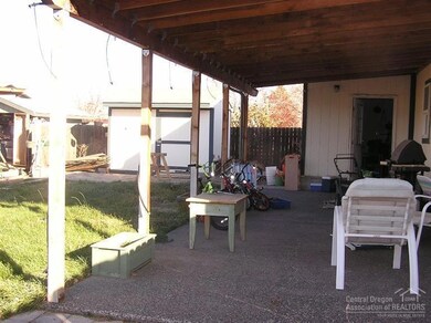 3053 SW Pumice Place, Redmond, OR 97756 - photo 3