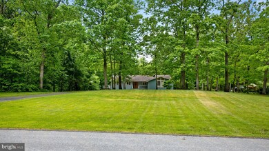 9829 Gordon Ct, Walkersville, MD 21793 - photo 2