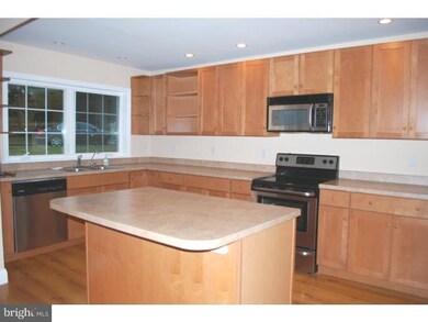 102 Hill Side Cir, Villanova, PA 19085 - photo 4