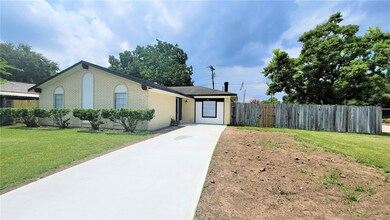 102 Mary Ann Dr, Friendswood, TX 77546 - photo 2