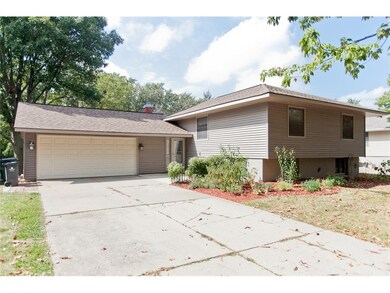 52 Julia Ann Dr NW, Cedar Rapids, IA 52405 - photo 3