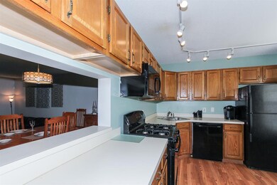 126 Middlesex Rd, MerriMacK, NH 03054 - photo 4