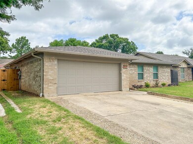 717 Mountain Laurel Ln, Bedford, TX 76021 - photo 2