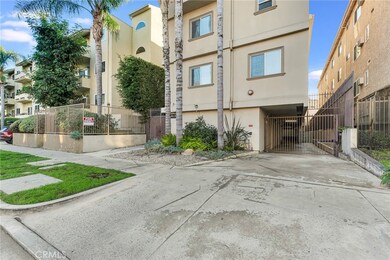 10866 Bluffside Dr unit 5, Studio City, CA 91604 - photo 3