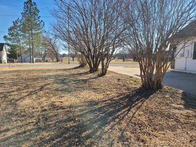 409 Broadway Ave, Eufaula, OK 74432 - photo 7