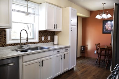 153 Gaylord Dr, Rockford, MI 49341 - photo 2