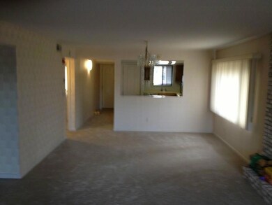 650 E Greenwich Ave unit 2-101, West Warwick, RI 02893 - photo 3