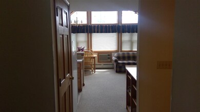 1640 Daniel Webster Hwy unit 40, Woodstock, NH 03262 - photo 3