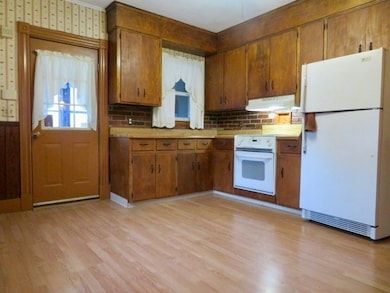 57 Columbus Ave, Northampton, MA 01060 - photo 4