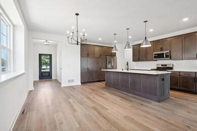 508 Hickory Hollow Dr 07 Kitchen and Din