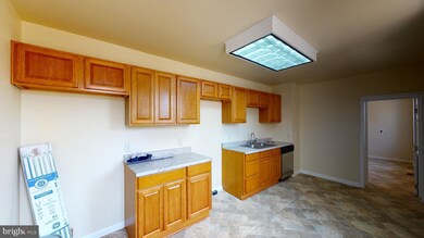 1010 Chestnut St, Reading, PA 19602 - photo 5