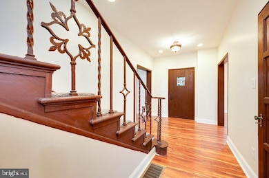 1619 Eckert Ave, Reading, PA 19602 - photo 2