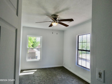 2A0BDC4F-D909-4380-B31A-9BAE9FAF89F8_1_2