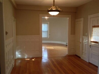 139 Winthrop Rd unit 1, Brookline, MA 02445 - photo 3