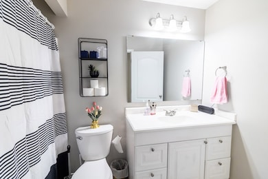 642 Outer Sugg St, Madisonville, KY 42431 - photo 3