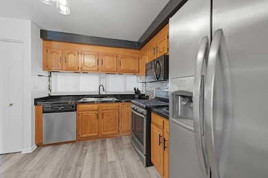 18638 Golfview Dr, Hazel Crest, IL 60429 - photo 3