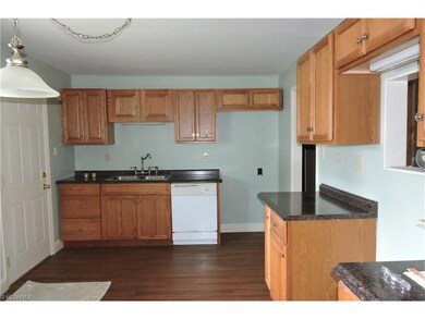 729 Alameda Ave, Sheffield Lake, OH 44054 - photo 3