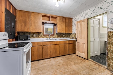 529 Olmstead St, Winona, MN 55987 - photo 6