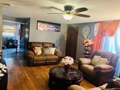 1552 Rodman St, Fall River, MA 02721 - photo 3